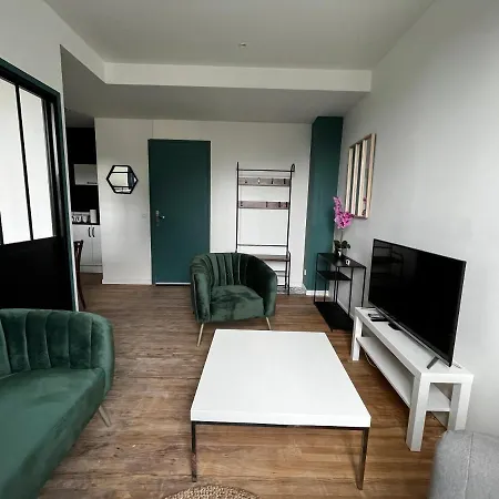 T2 Bis Proche Gare Et Centre - Parking Proche Apartment