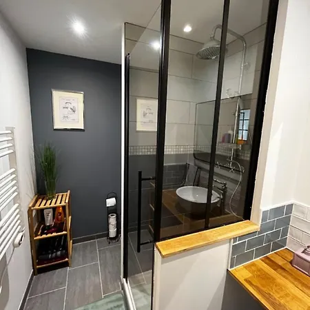 T2 Bis Proche Gare Et Centre - Parking Proche Apartman *