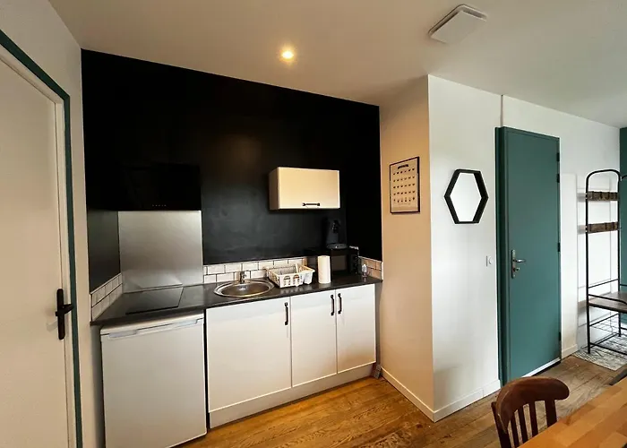 T2 Bis Proche Gare Et Centre - Parking Proche Apartman *